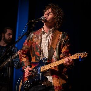 Meet your Posher, Logan